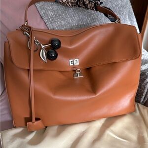 SOLD Stylish Tan Leather Tote/Shoulder bag - Like New